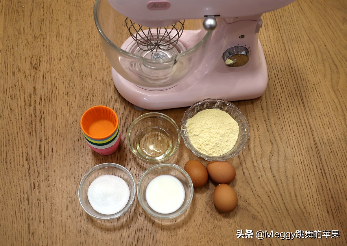 怎么用牛奶不用面粉做蛋糕最简单,五分钟懒人做蛋糕不用牛奶面粉