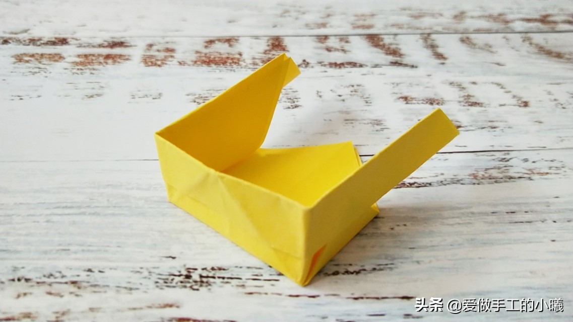 折扫帚簸箕的折纸步骤图,三角插折纸簸箕教程