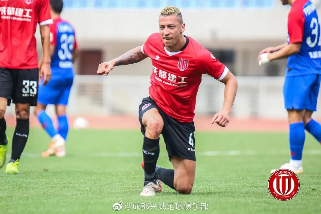 久尔吉奇小传丨塞国脚欧联杯梅开二度，哈马比坏男孩罢训投蓉