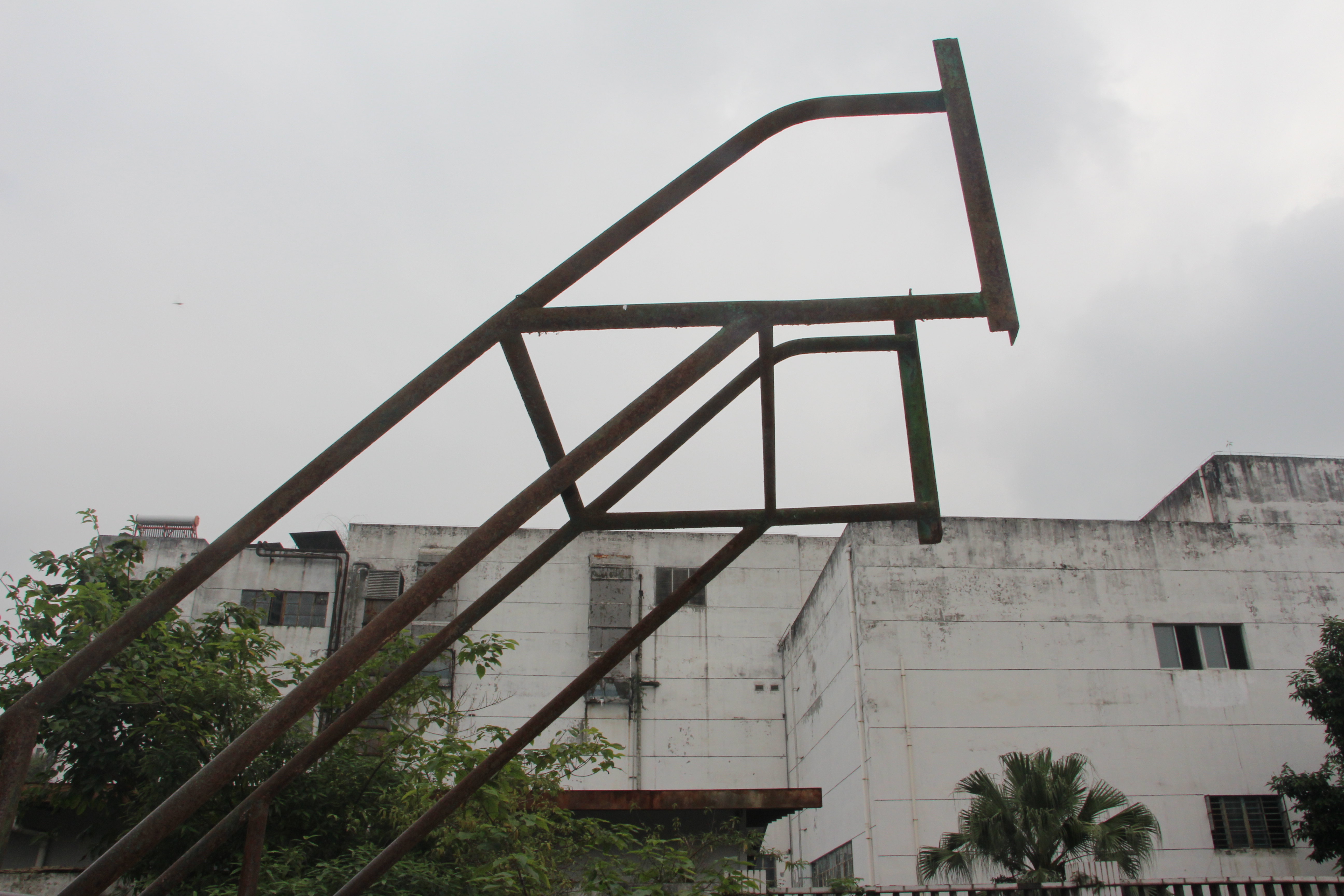 一座有光影又有历史的老厂――四川长征制药厂