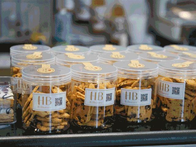 上海华贝面包哪家好,探店现烤面包