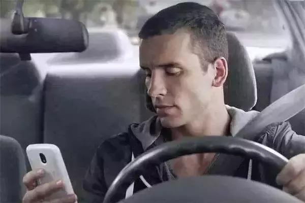 22岁辅警执勤中被撞拖行殉职全程,25岁辅警执勤时被撞身亡