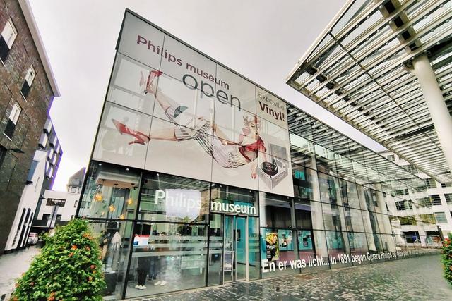 荷兰各城市足球队,荷兰总人口和总面积多少