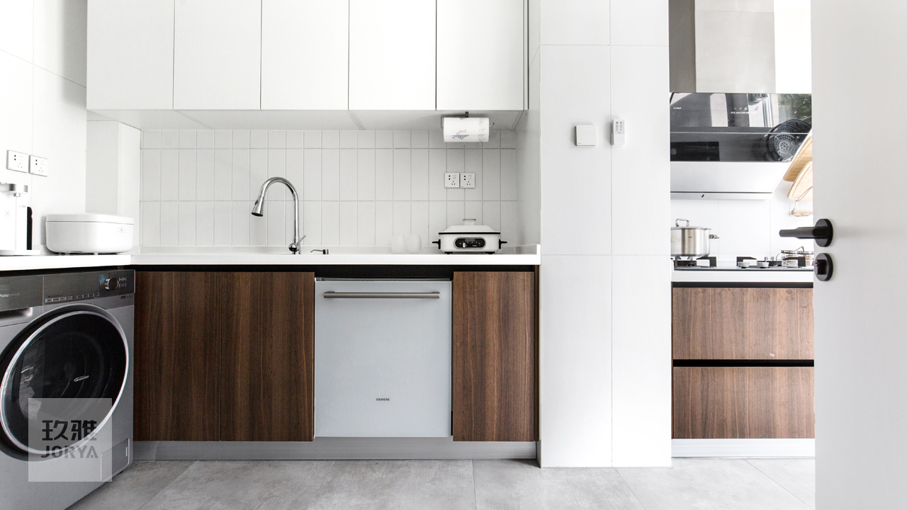 卧室衣柜极简风格,卧室的衣柜怎么显出高级感