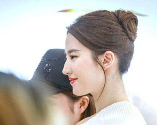 鼻梁高但不精致如何调整,塌鼻梁如何拯救侧颜