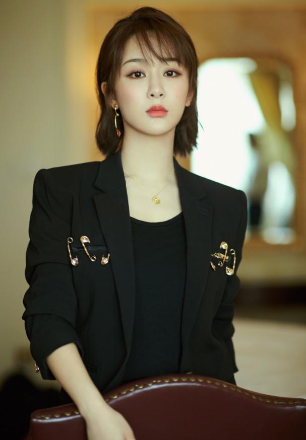 90后顶流小花杨紫,娱乐八卦小花杨紫