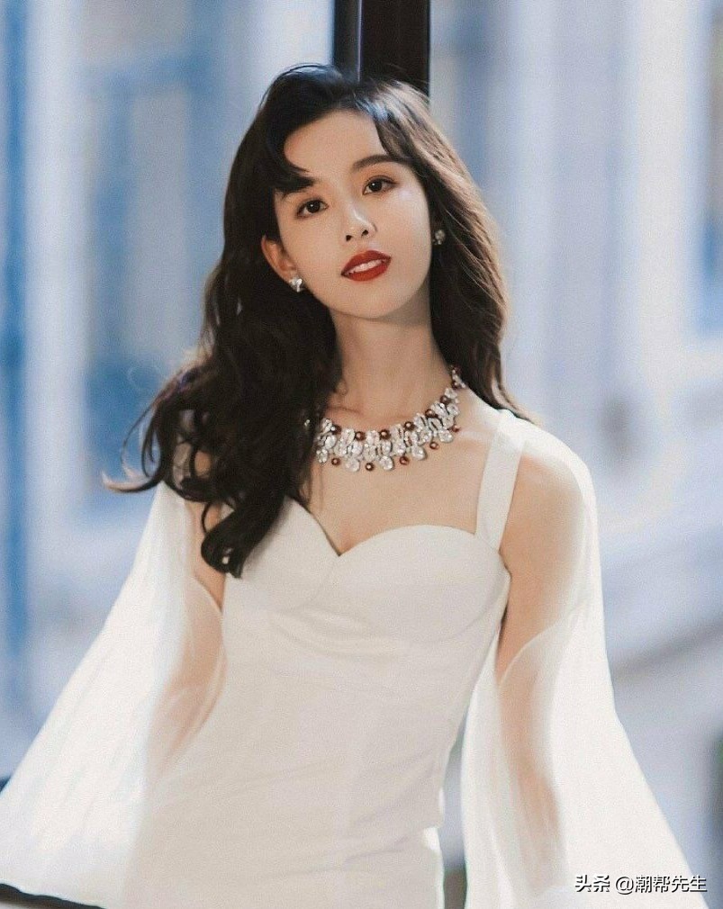 女生推荐复古烫头,可爱减龄的烫头女