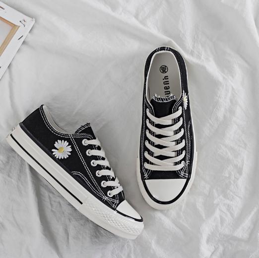 秋冬季平底小雏菊板鞋,小雏菊帆布鞋女韩版板鞋