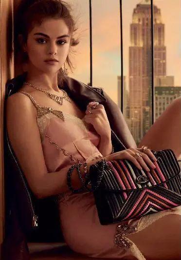 蔻驰哪款包适合女生,蔻驰的包包哪款好看