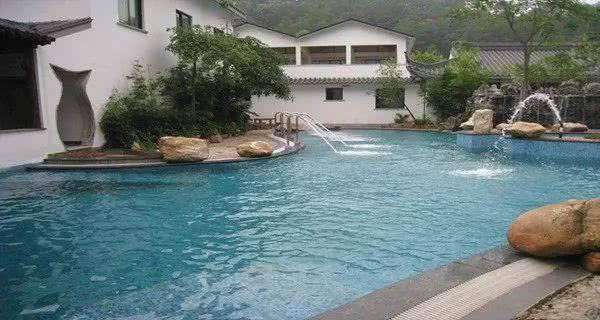 不用去泰国可以玩的景点,日本十大温泉胜地推荐