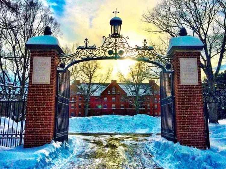 美国学费最贵的50所私立高中！学费30万/年起…