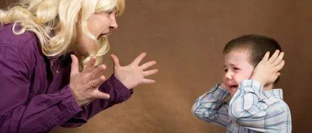 孩子发脾气打滚是怎么回事,小孩脾气暴躁易怒的8种病