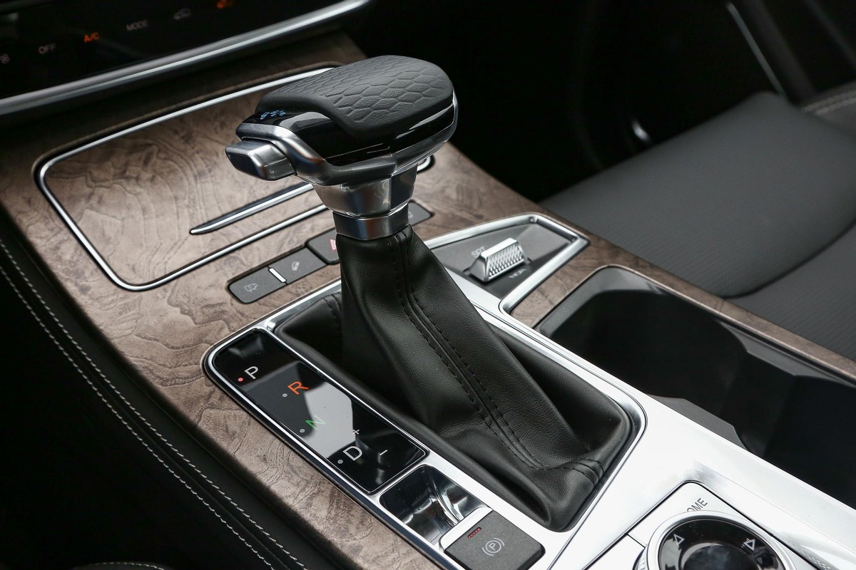 10万元买黑科技顶配suv了解一下,空间大10万元买这几款suv有面子