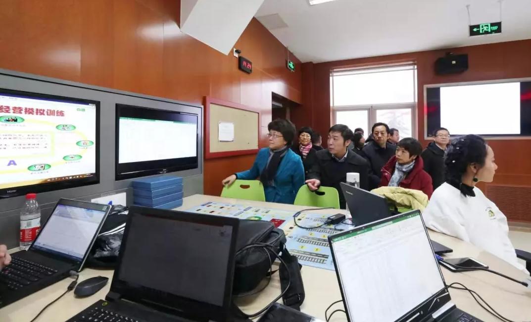 点赞!教育部副部长:对外经济贸易大学特色非常明显、综合实力挺强!