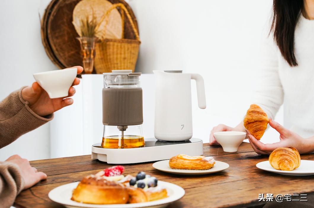 一栋隐居闹市的上海老洋房，一对“新克勒”夫妻的躺平日常