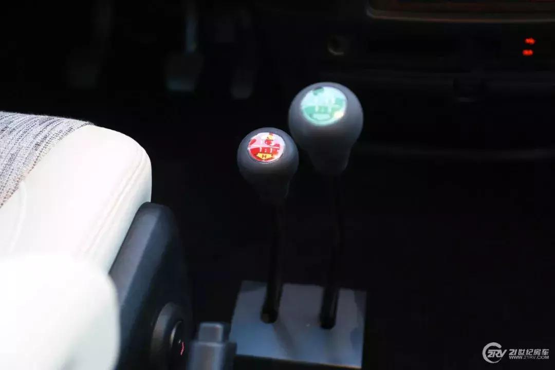 四驱带差速锁越野原厂房车,低顶四驱越野房车介绍