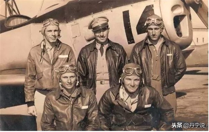 复古皮夹克怎么选,今年最流行的新款皮夹克