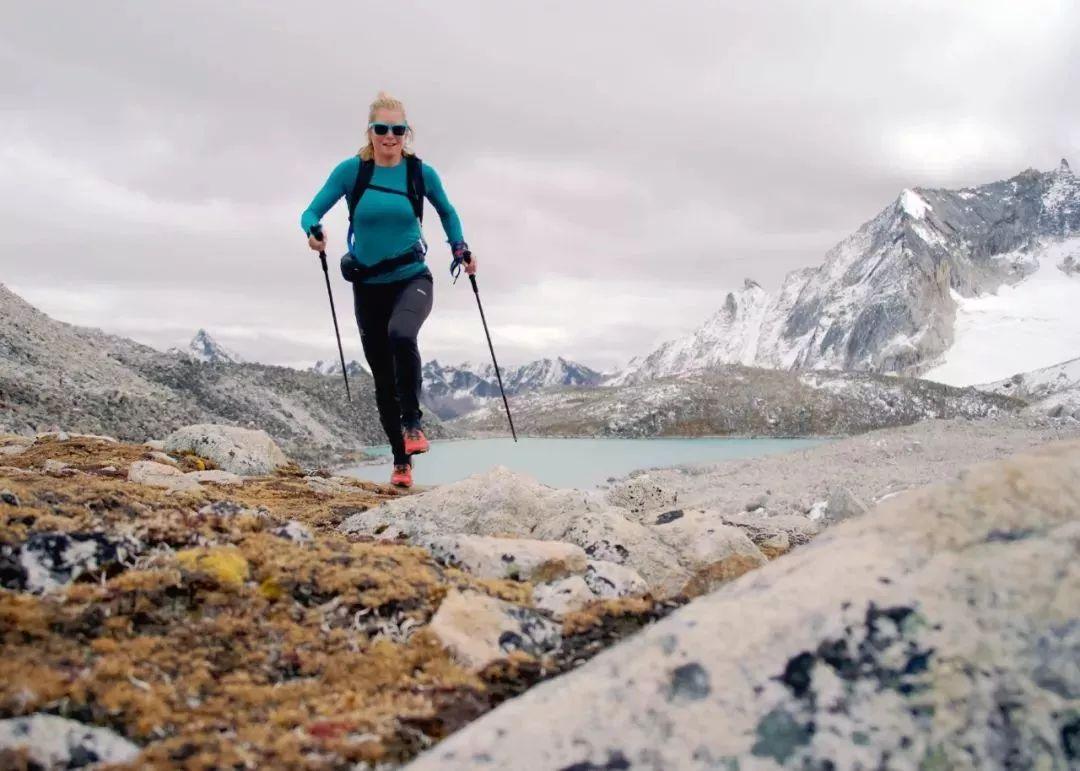 高海拔暴风雪,暴风雪徒步攀爬珠穆朗玛峰