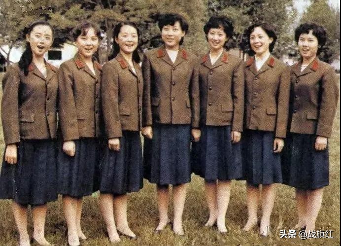 女兵谈恋爱被连长打,女兵和男兵谈恋爱会受什么处罚