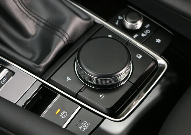 卡罗拉马自达3,马自达3好还是卡罗拉好