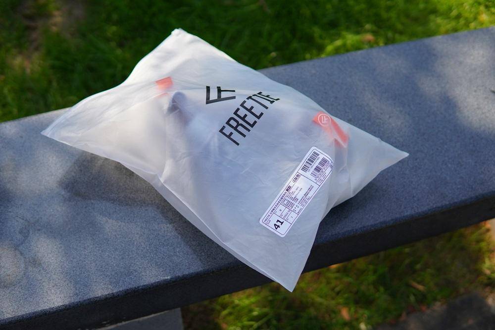 99买了双连鞋盒都没有的轻跑鞋,简单唠唠体验