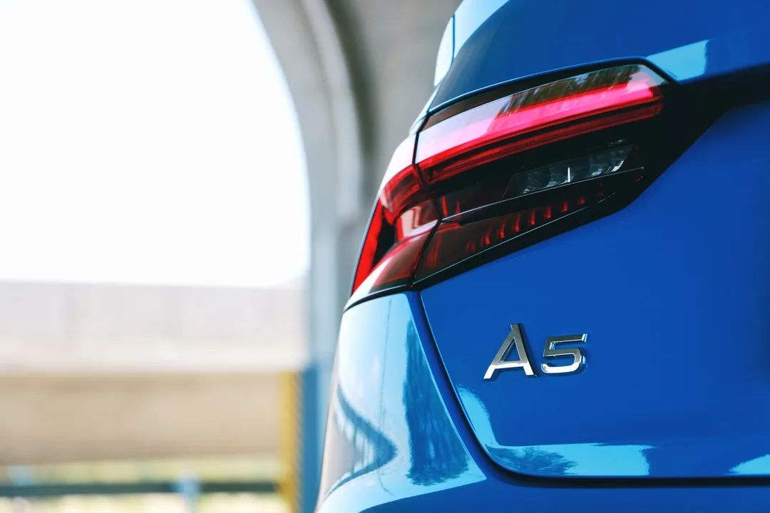 奥迪a540quattro,奥迪a52010款