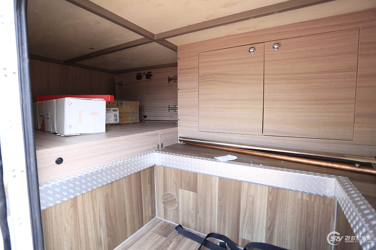 中天房车新季风畅游款,最新版的大通t型房车价格