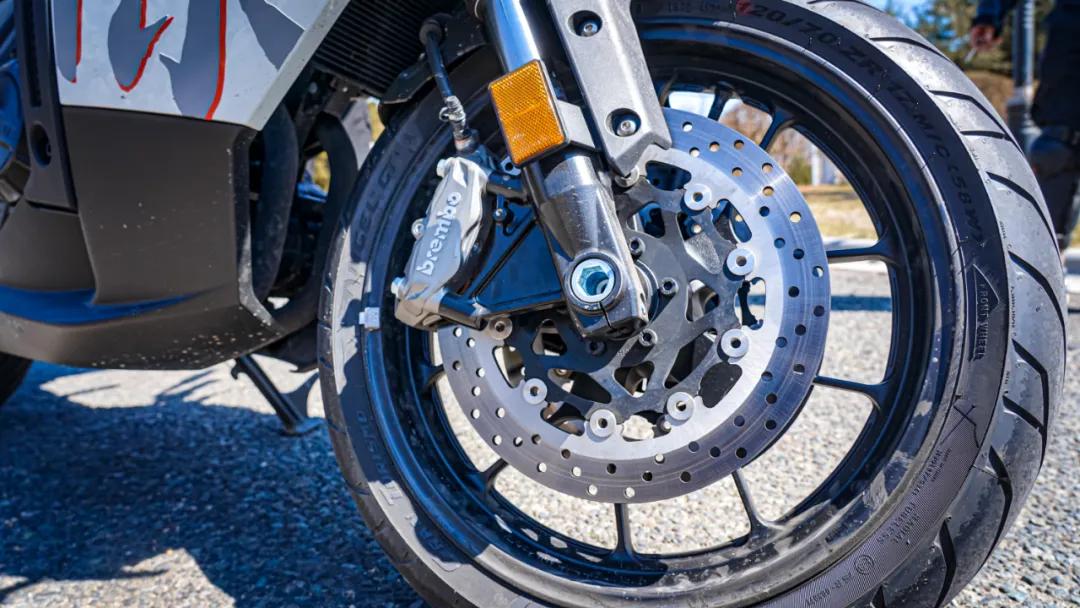 杰迪750跑车测评,杰迪750展车