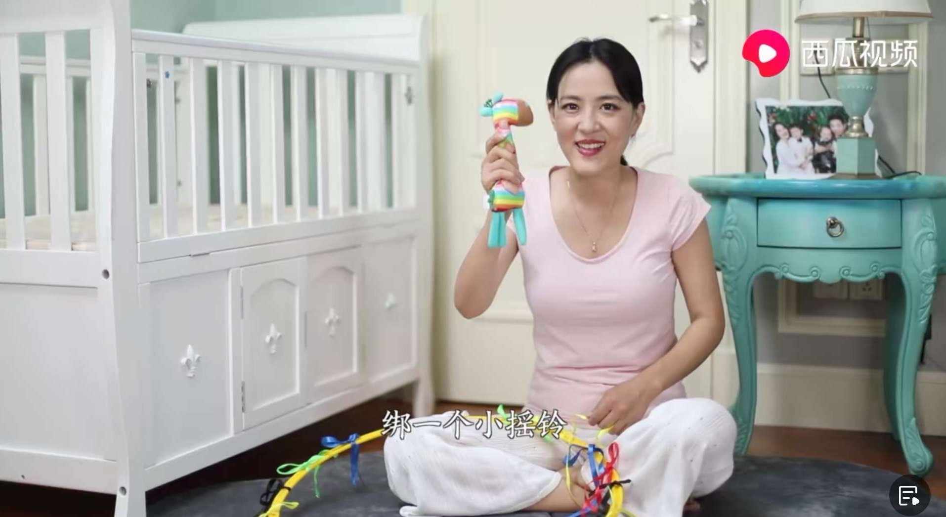 年轻父母育儿困境,新手爸妈带娃过于紧张