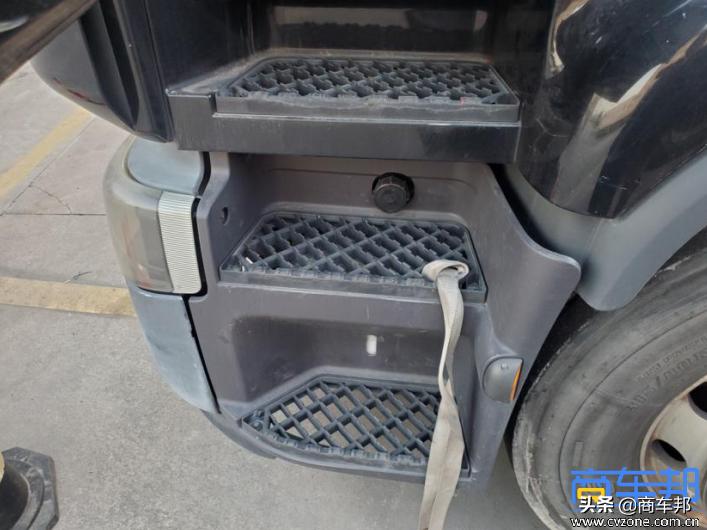 全球十大重卡牵引车排名,新款霸龙重卡牵引车