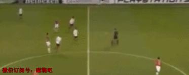 把球传进球门的球队,把球传球给内马尔