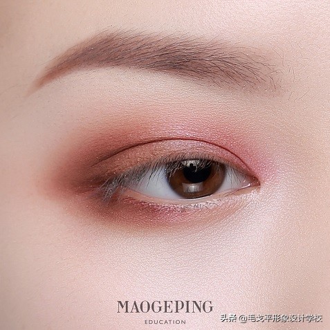 日常妆容显大有神眼妆怎么画,眼妆怎么画显大又干净裸妆