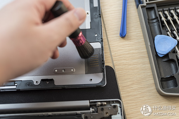 笔记本电脑风扇如何清理灰尘,笔记本电脑怎么清理灰尘