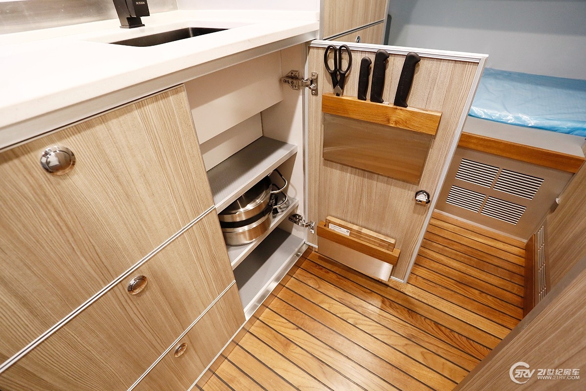 诺马迪森房车100万以内,1300万诺马迪森越野房车旅游