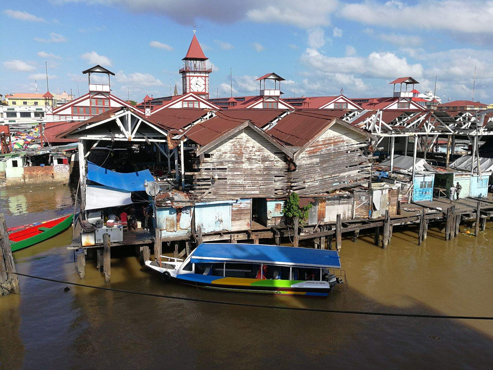 圭亚那：最令人绝望的国家，首任总统是华人，自杀率全球第一？