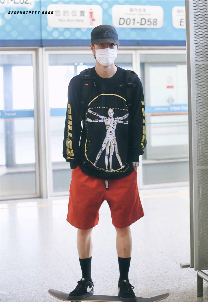 王一博这就是街舞裤子造型,王一博酷gai