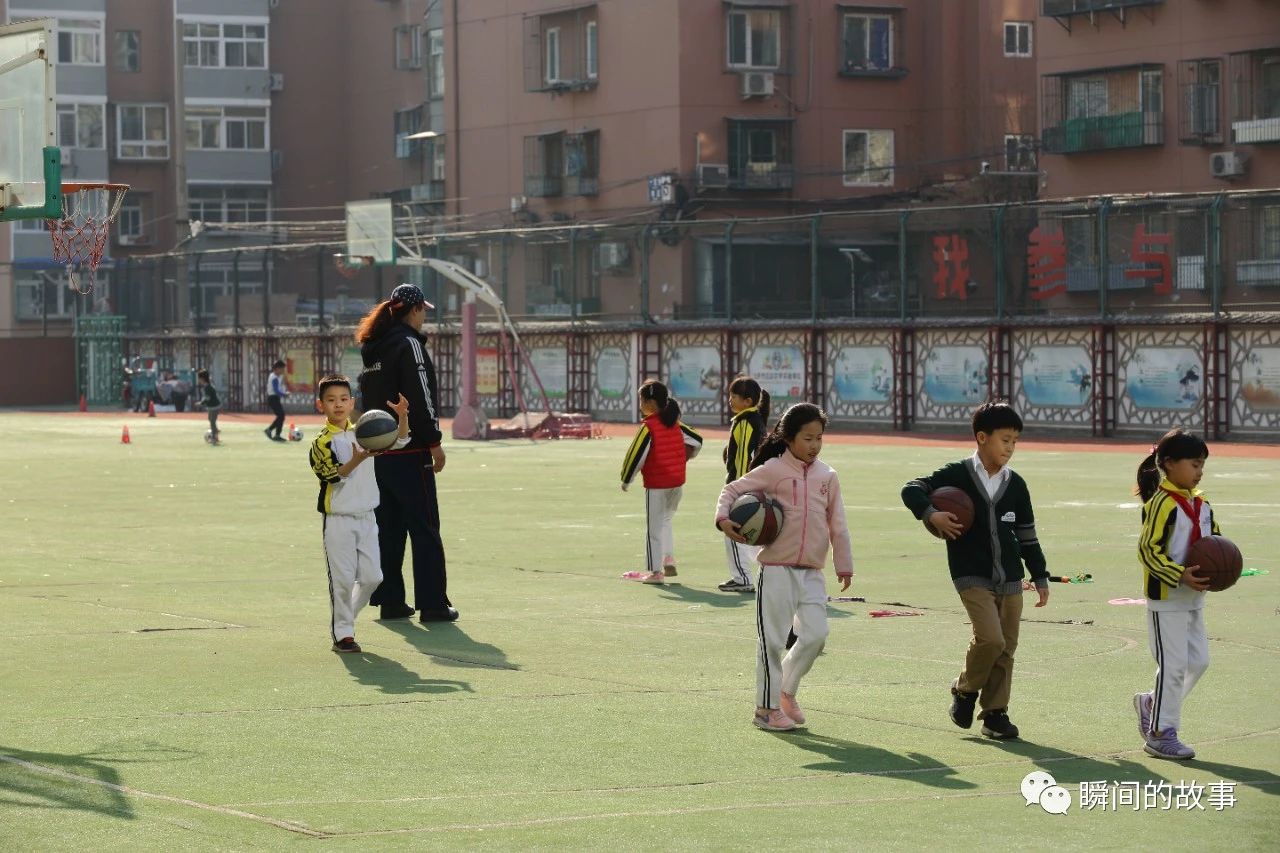 小学体育课示范课篮球,北京市小学体育课完整版