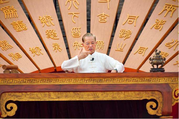 物质生活与精神生活都满足不了,生活稳定了为什么反而觉得没快乐