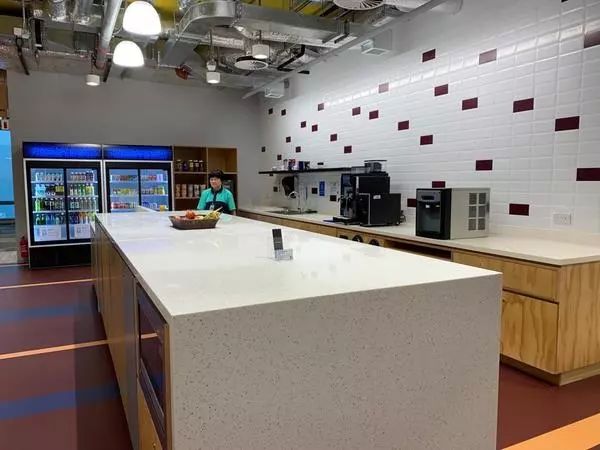 香港人超羡慕的Facebook新办公室，和内地大厂比怎么样？