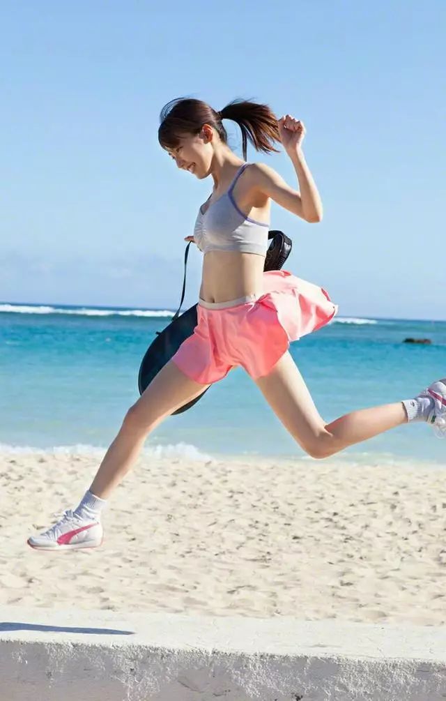 日本网球少女拍照,日本女明星网球照