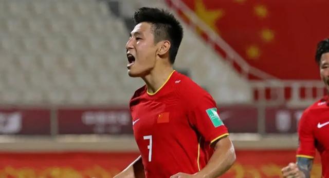 菲律宾后卫打爆中国后卫,菲律宾国足对艾克森集锦