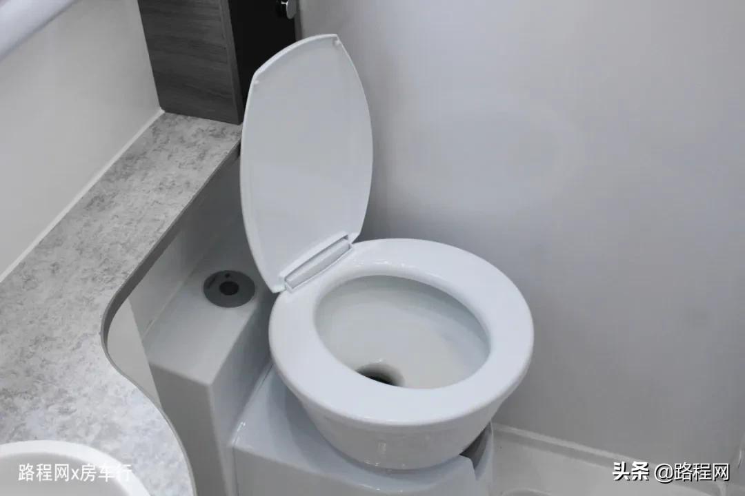 新星依途c600双拓展房车,新星通途c600