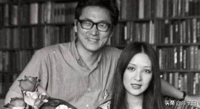 醒醒吧！你拼命跪舔的女神正在舔别人