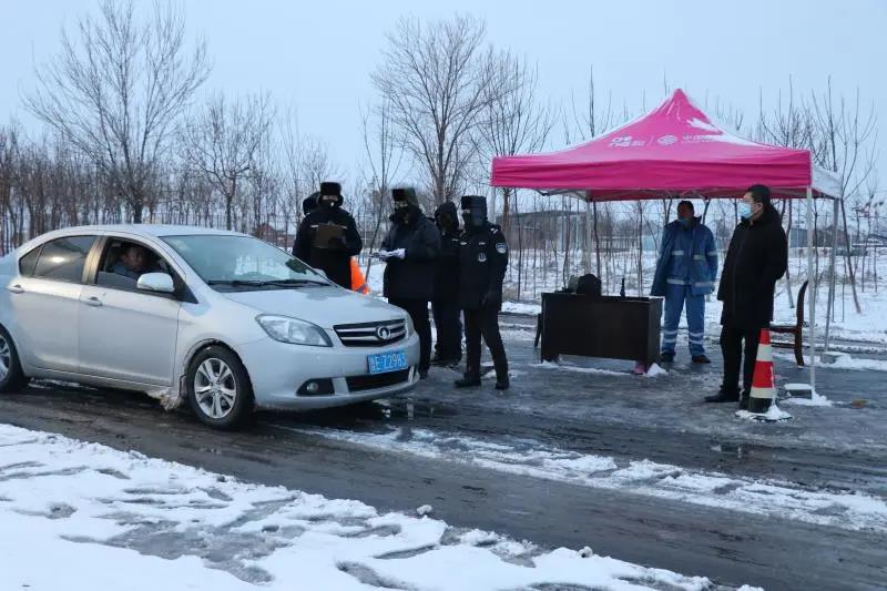 助力重大重点项目复工复产送锦旗,护航企业复工复产企业上门送锦旗