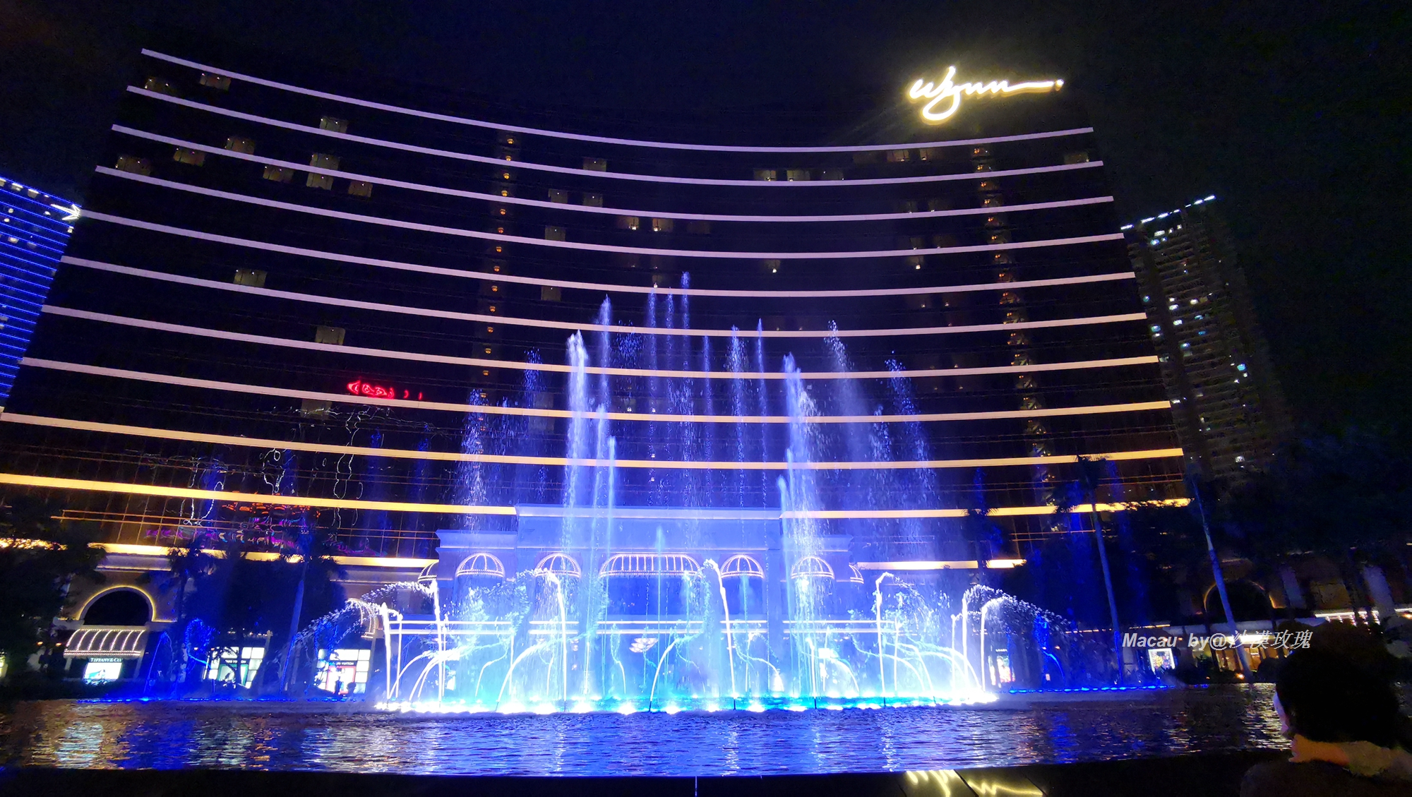 澳门葡京酒店豪华客房一晚多少钱,澳门的美高梅酒店住一晚要多少钱