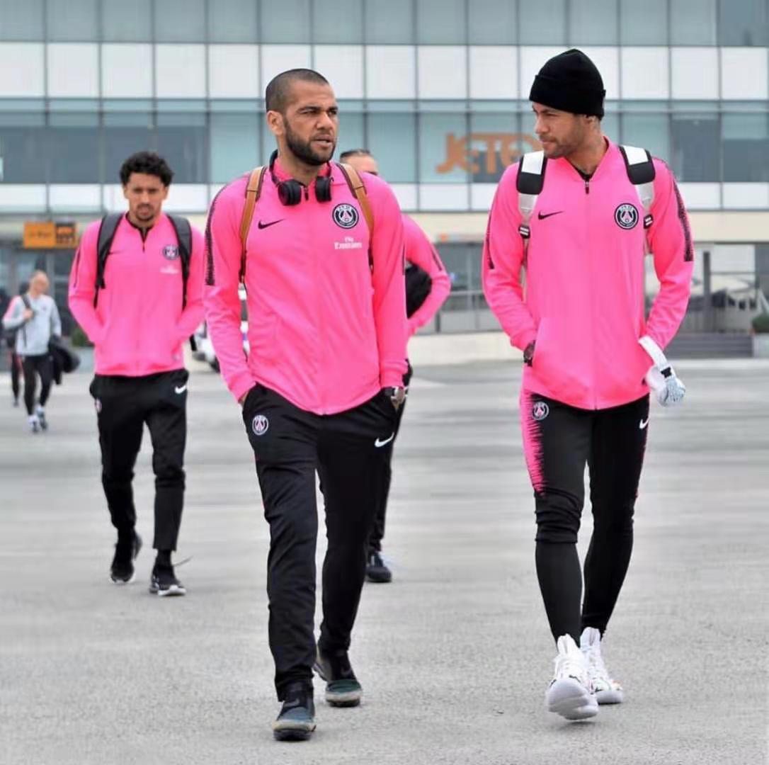 詹姆斯第十六代篮球鞋最新配色,詹姆斯2024篮球鞋多少钱