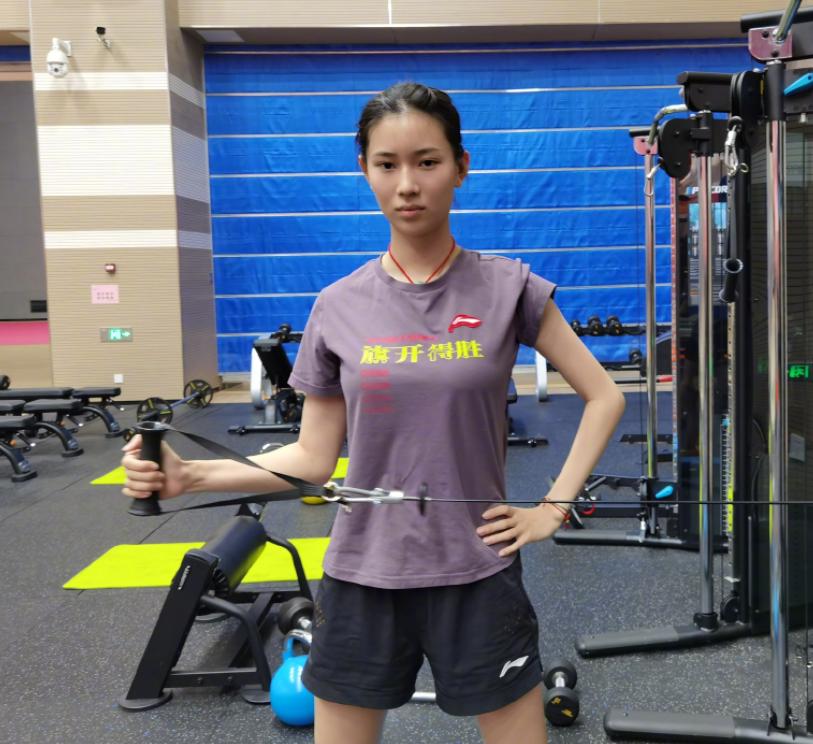 国乒第一美女陈梦图片,国乒新排名女乒一姐垫底