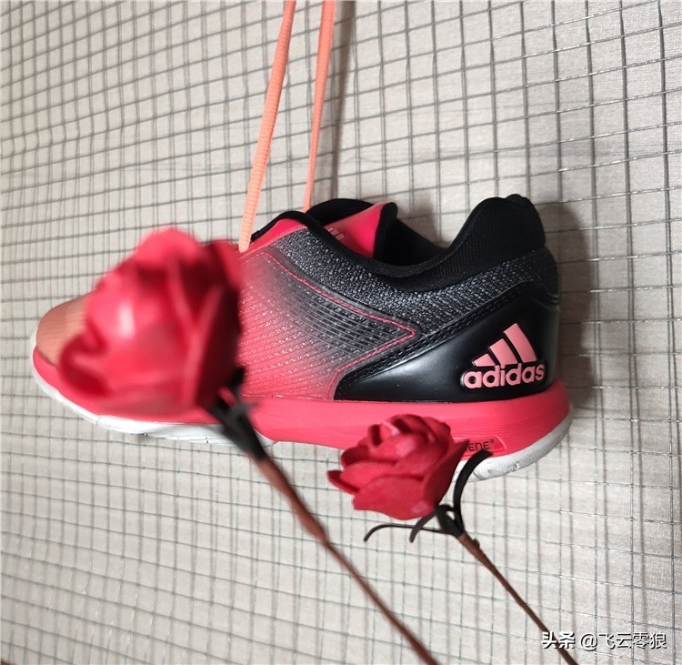 中羽飞云零狼手感,中羽论坛入门羽毛球鞋