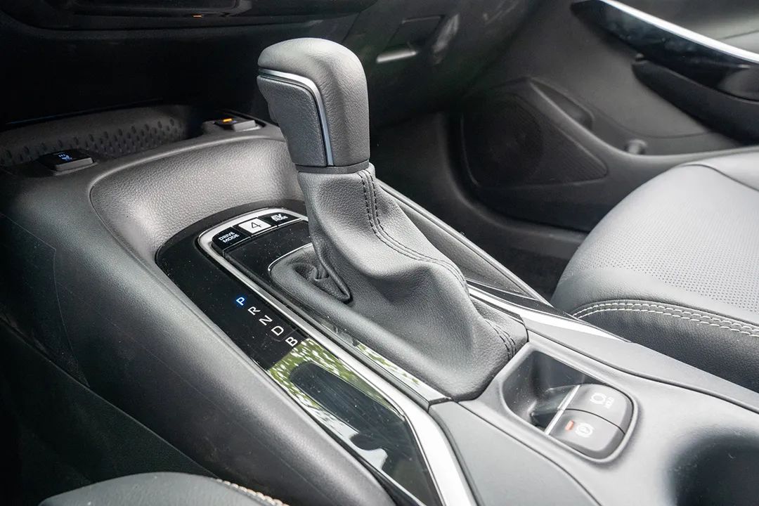 卡罗拉双擎和燃油版驾驶感受,卡罗拉双擎有没有必要买燃油版