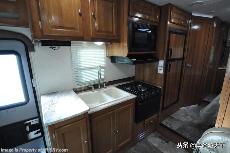 你别惊讶，这车美国落地只要40万人民币，吊打国产房车不为过